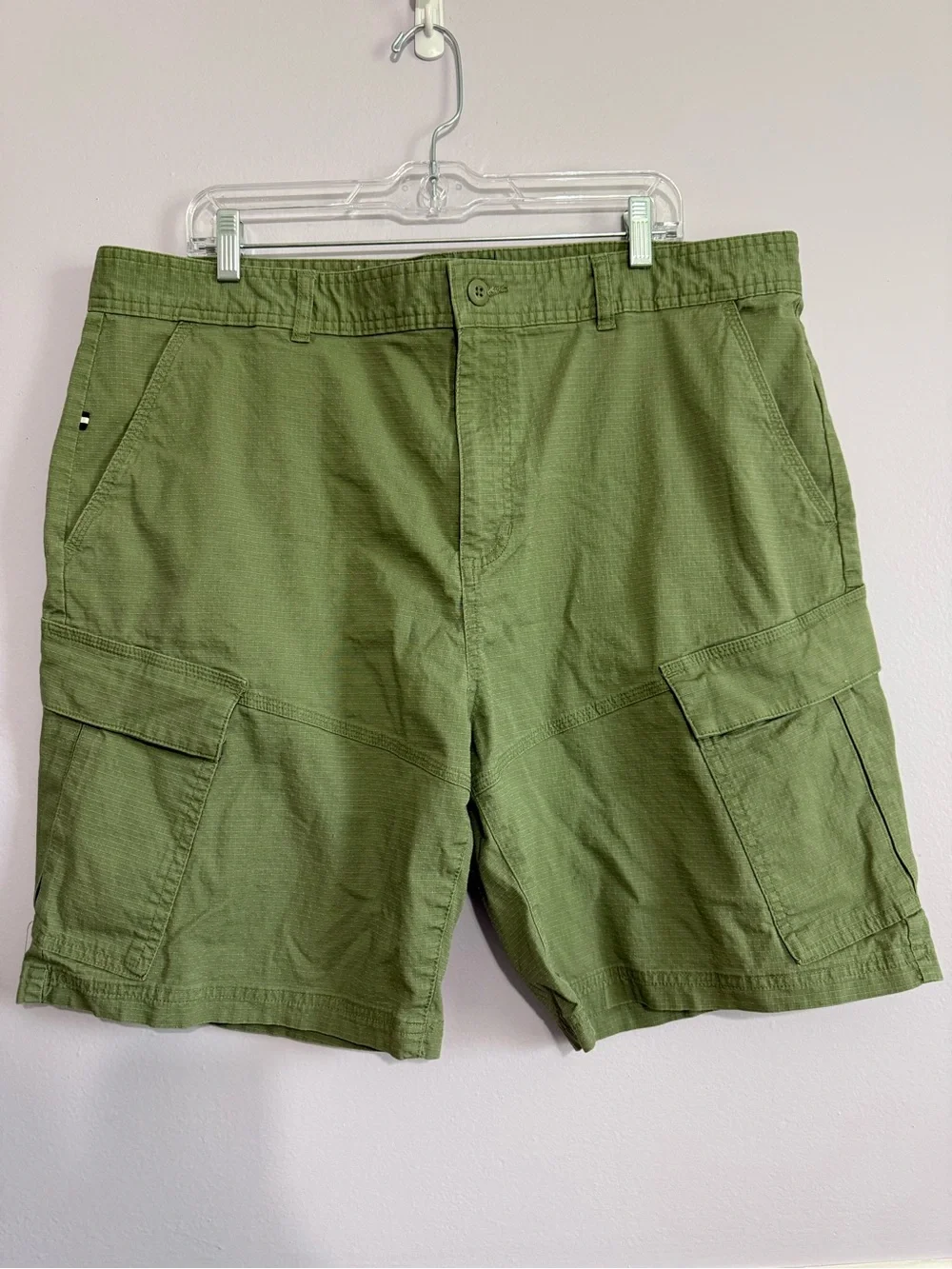 Edgar + Ash Green Cargo Men’s Shorts 9 Inch Inseam Size XL 40